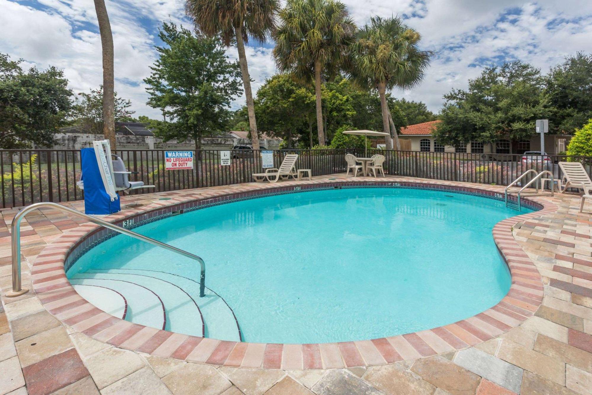 Days Inn By Wyndham Sarasota I-75 Vamo Exterior foto